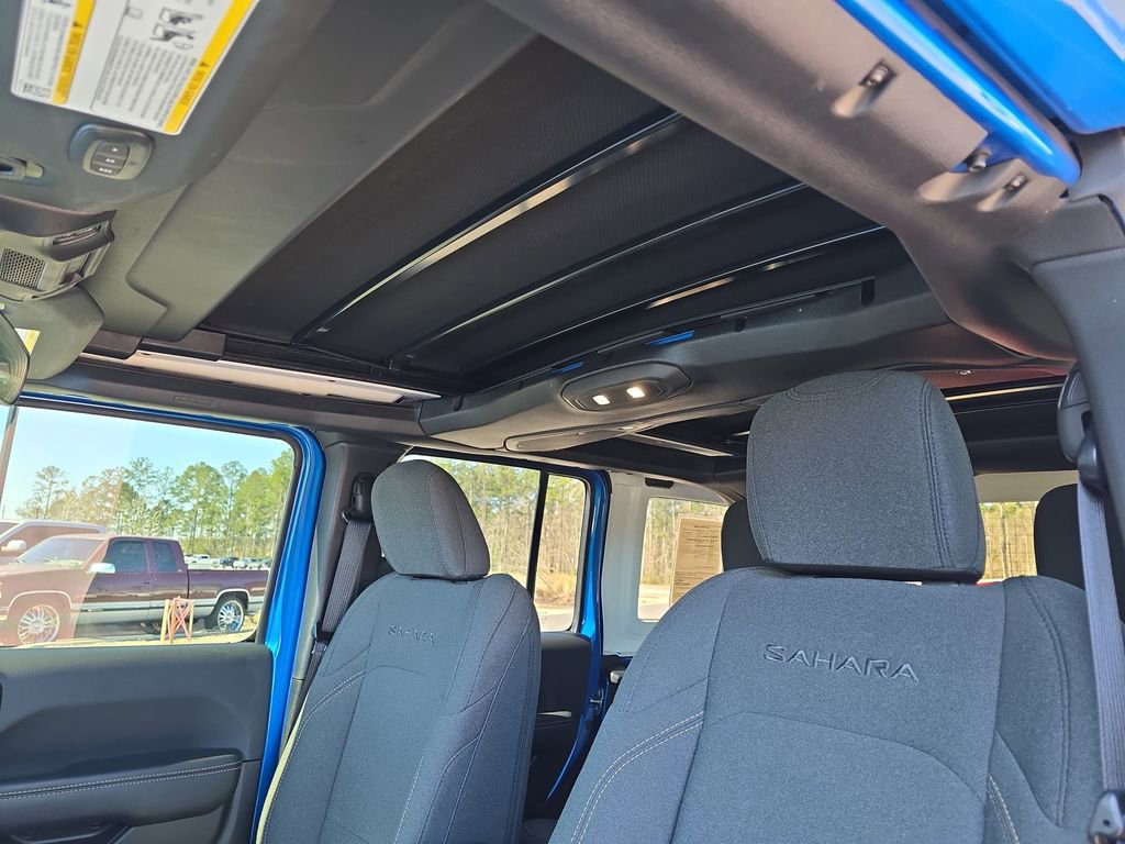 Used 2024 Jeep Wrangler Sahara image 34