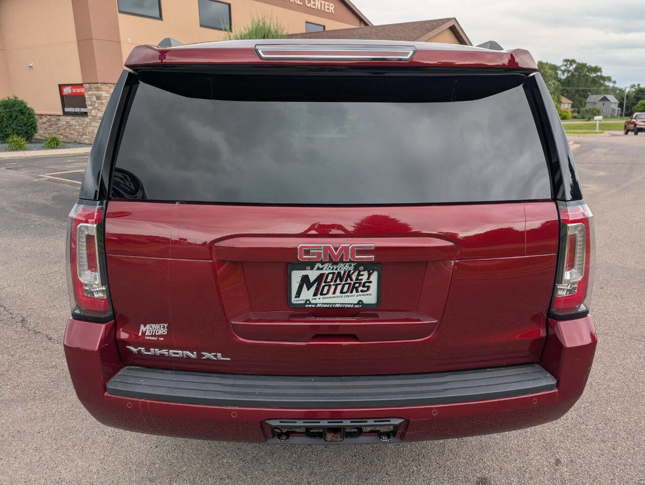 Used 2019 GMC Yukon XL SLT w/ Open Road Package image 8