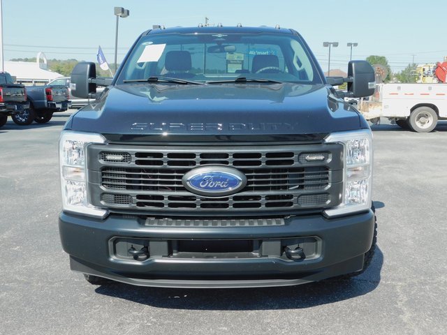 Used 2023 Ford F250 XL image 3