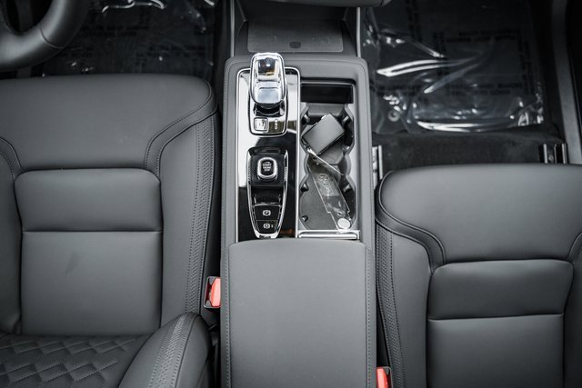New 2026 Volvo XC90 B6 Plus w/ Protection Package Premier image 24