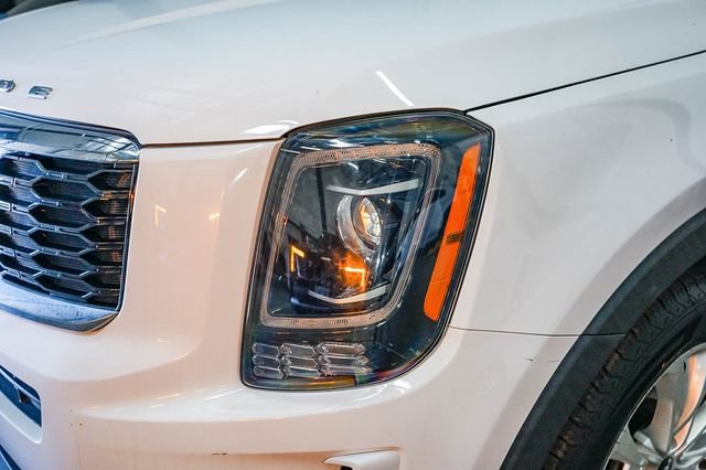 Certified 2022 Kia Telluride LX image 11
