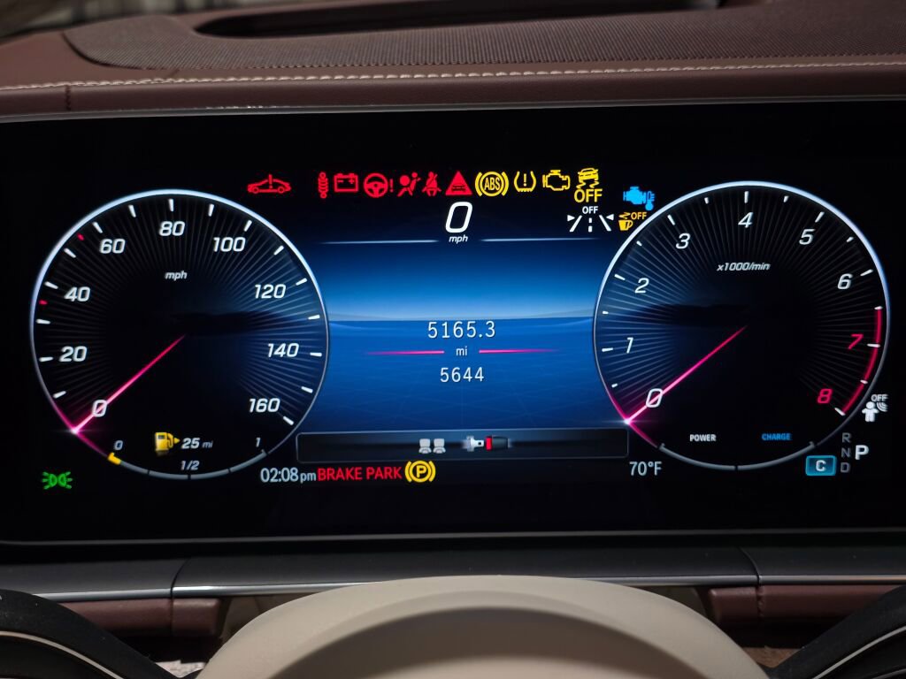 Used 2025 Mercedes-Benz Maybach GLS 600 4MATIC image 23