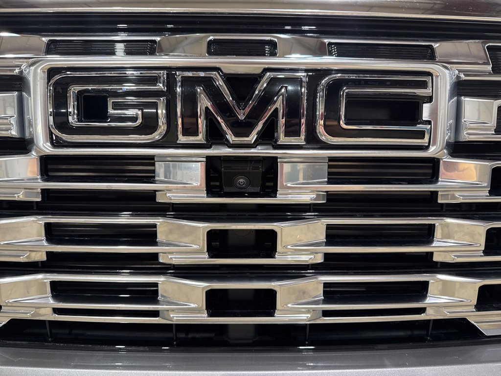 New 2026 GMC Terrain Denali w/ LPO, Black Badging Package image 10