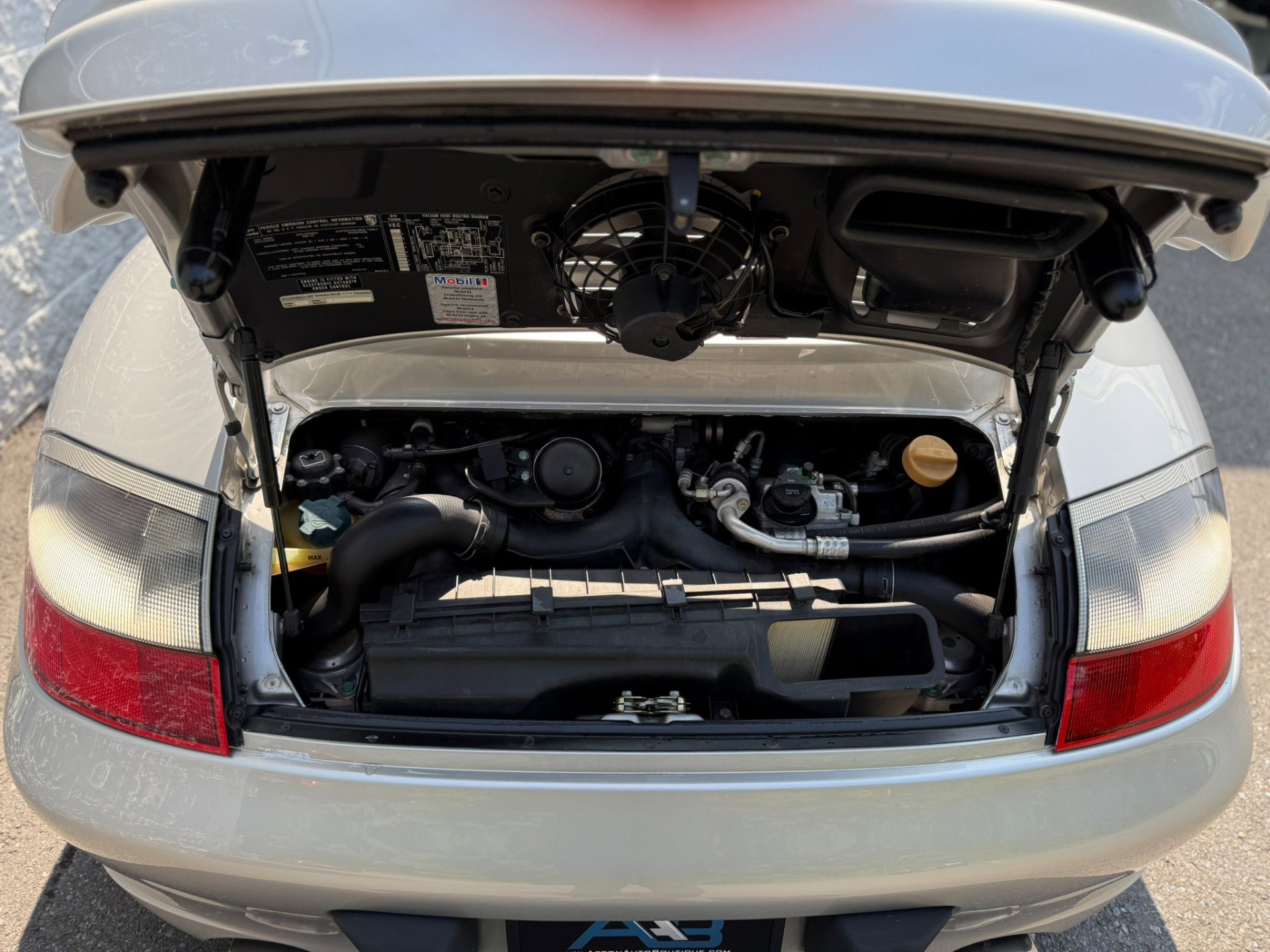 Used 2001 Porsche 911 Turbo image 33