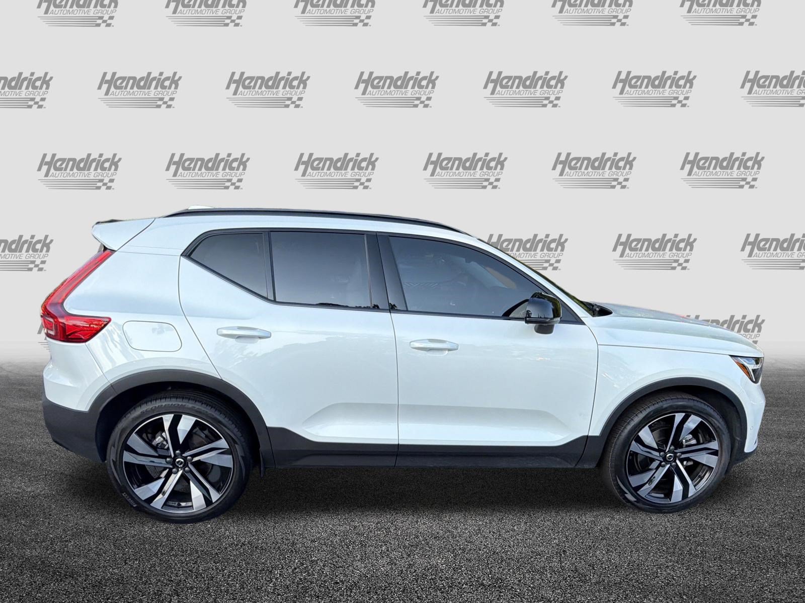 Certified 2023 Volvo XC40 B4 Plus w/ Protection Package Premier FWD image 11