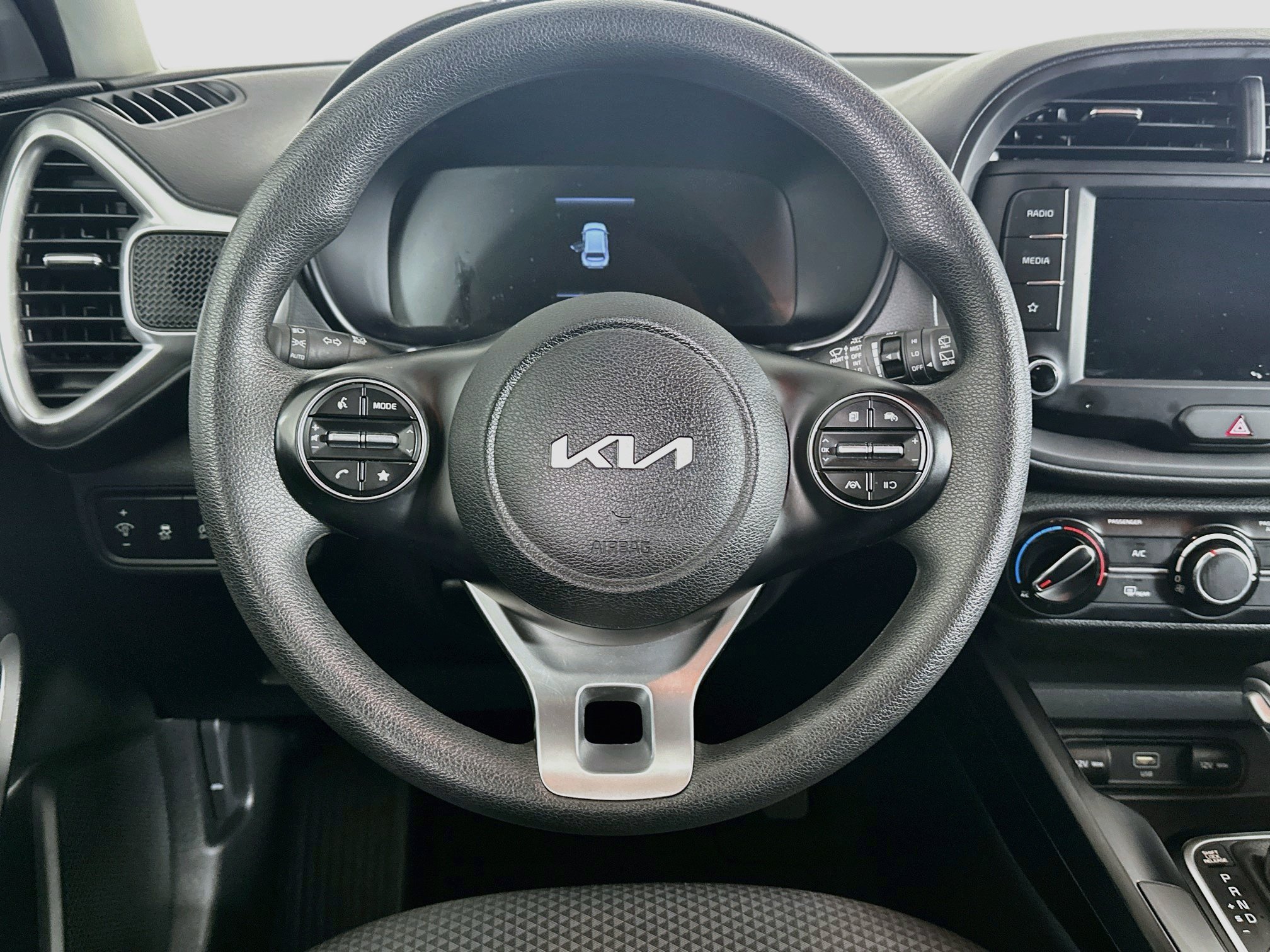 Used 2025 Kia Soul LX w/ LX Technology Package FWD image 18