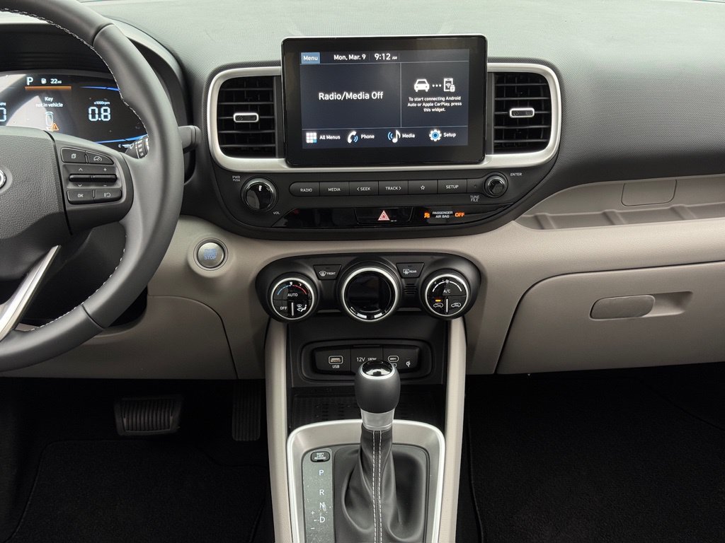 New 2026 Hyundai Venue SEL FWD image 4