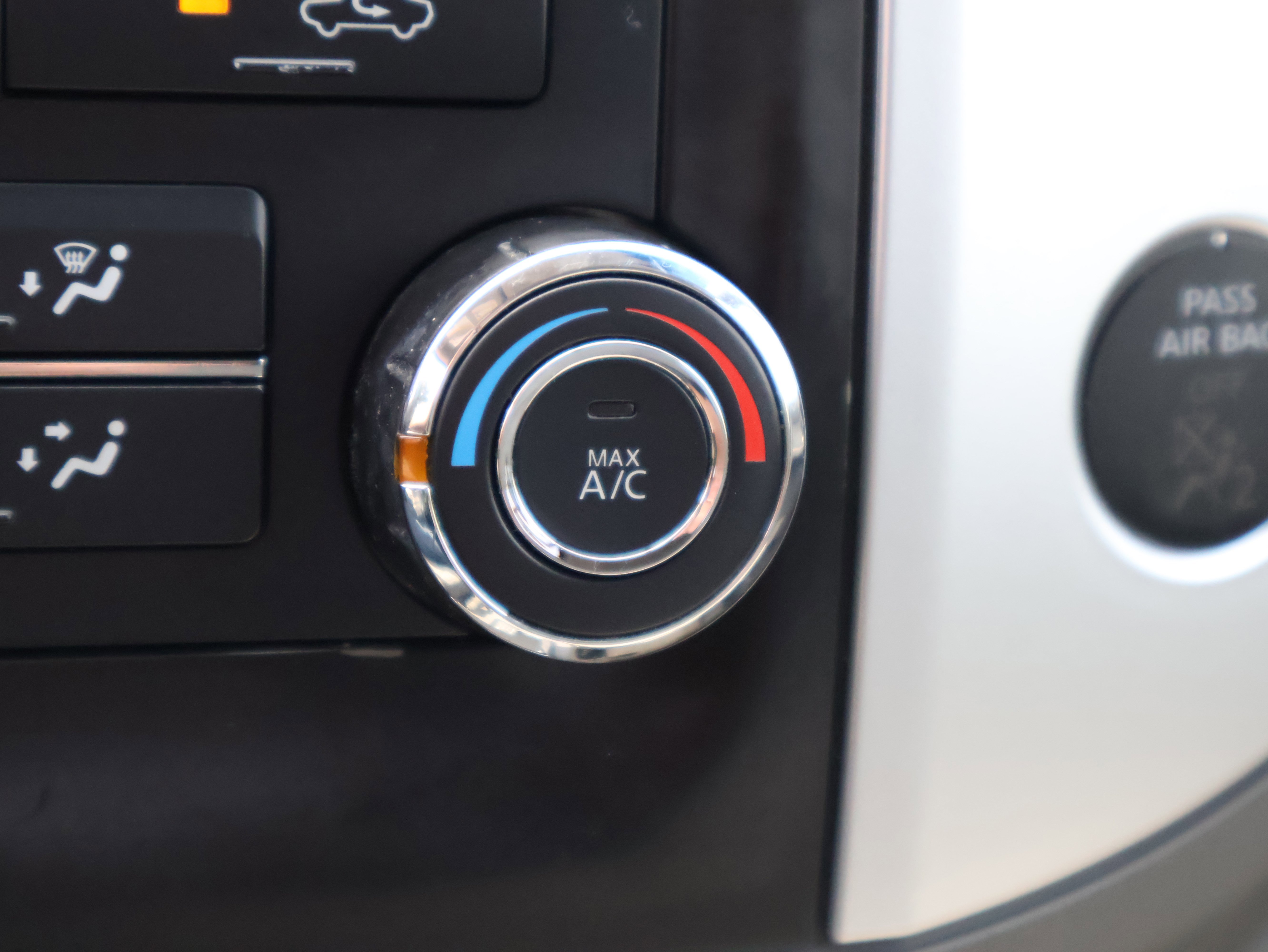 Used 2017 Nissan Frontier SV image 32