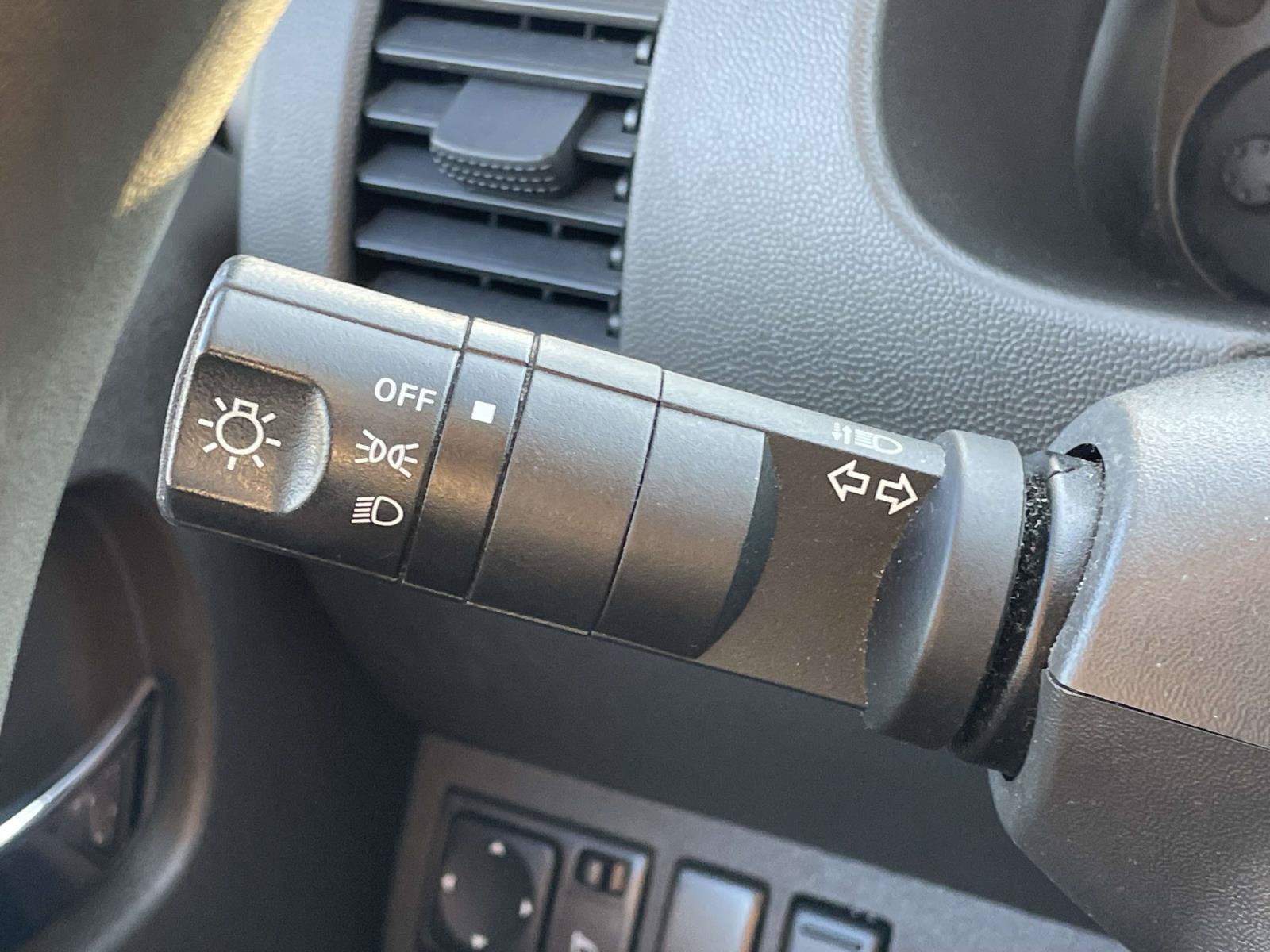 Used 2012 Nissan Frontier SV RWD image 10