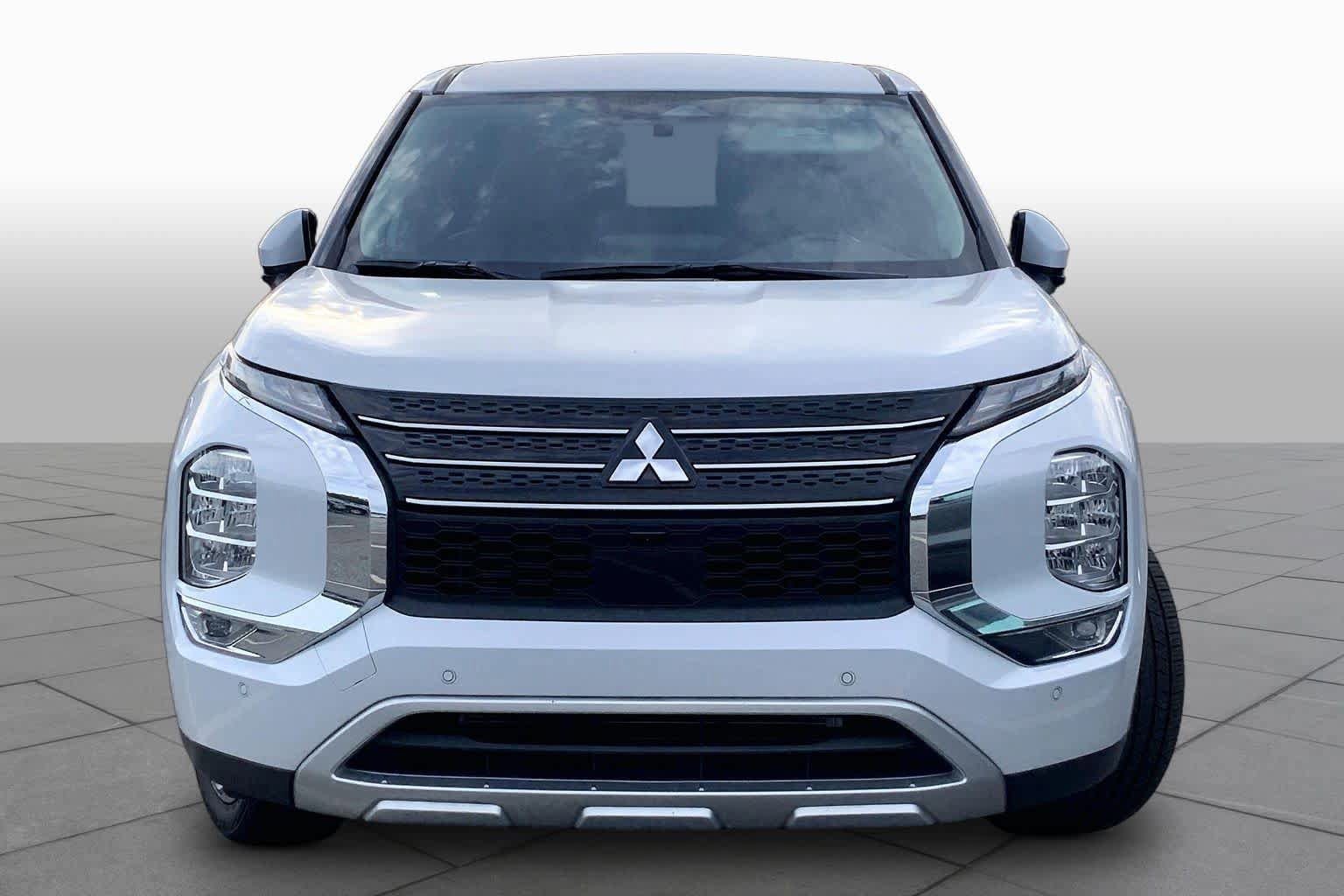 Used 2024 Mitsubishi Outlander SE FWD image 4