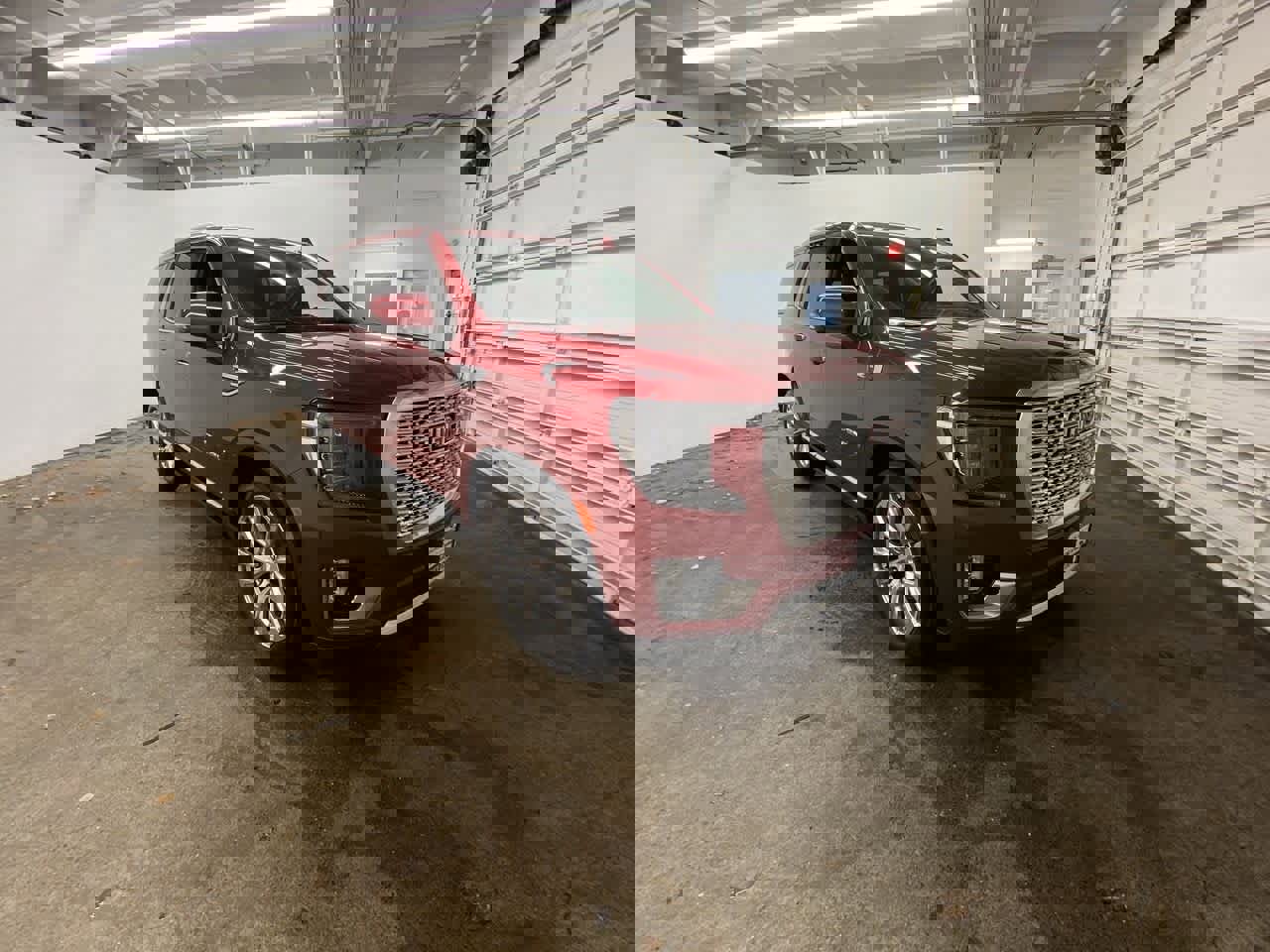 Used 2024 GMC Yukon Denali w/ Advanced Technology Package image 8