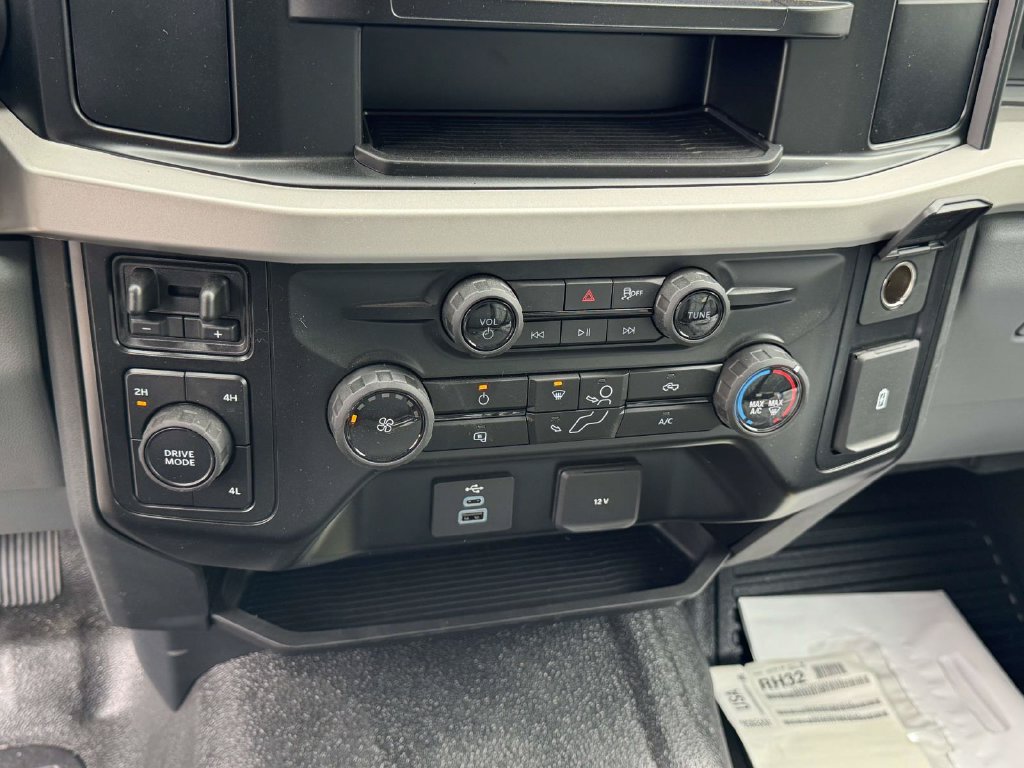 New 2026 Ford F550 4x4 Regular Cab Super Duty image 14
