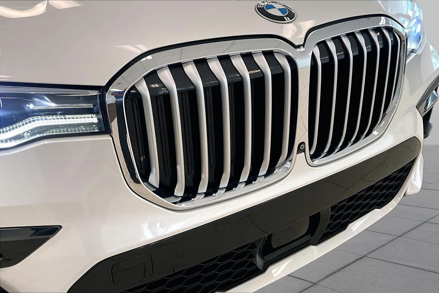 Used 2021 BMW X7 xDrive40i w/ M Sport Package AWD/4WD image 28