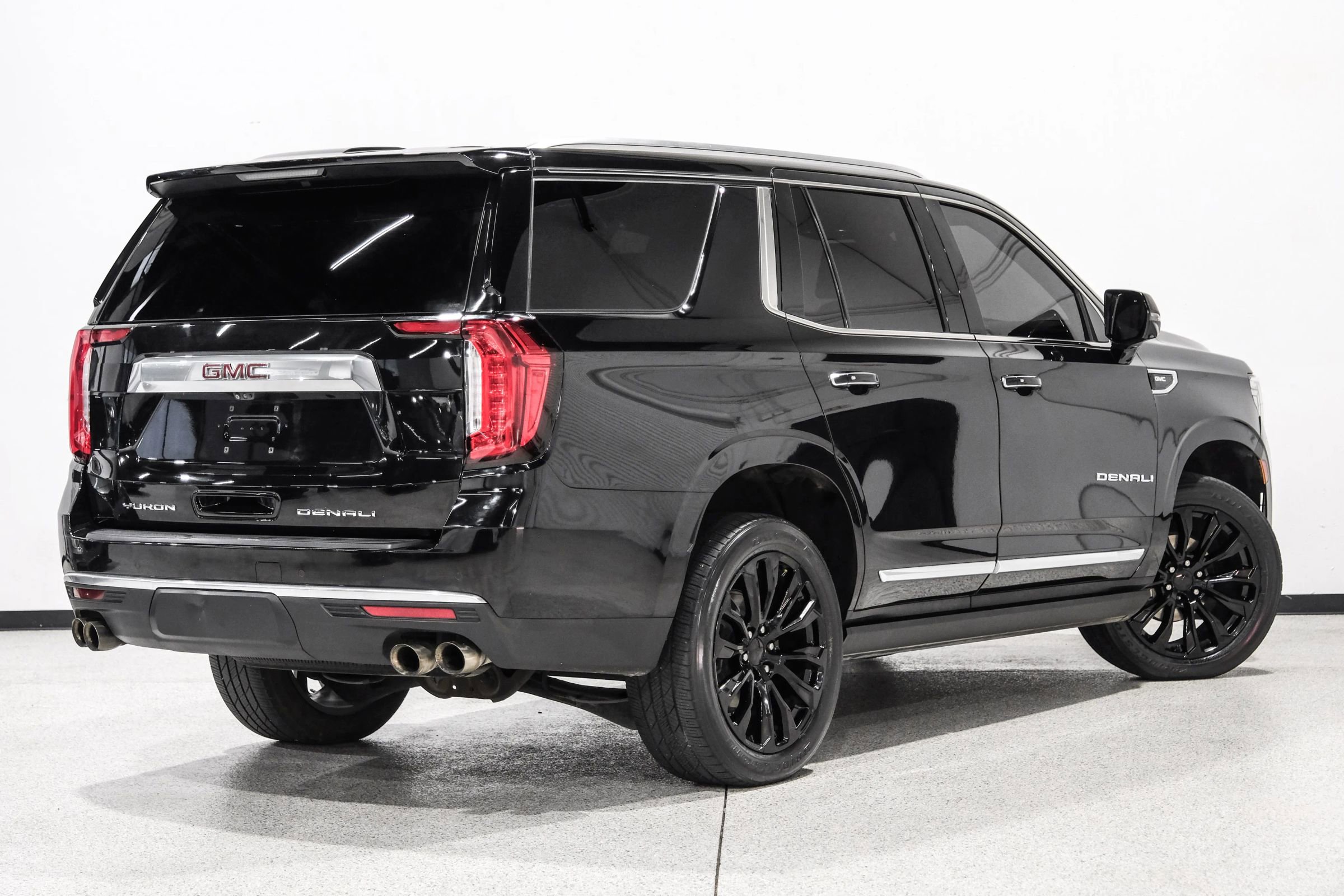Used 2021 GMC Yukon Denali w/ Denali Premium Package image 6