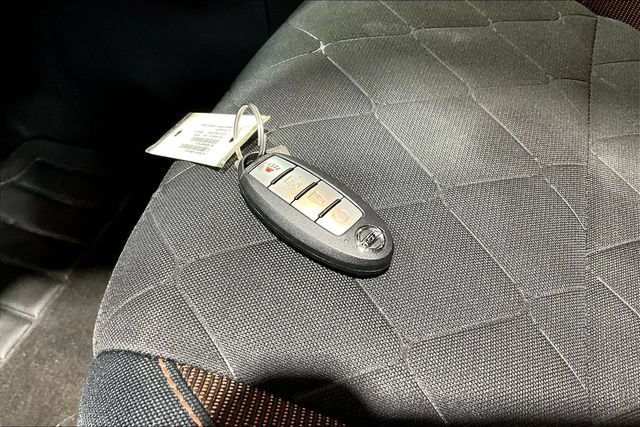 Used 2019 Nissan Kicks SR w/ Exterior Package FWD image 32