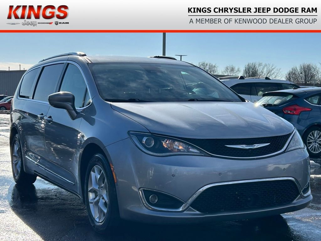 Used 2017 Chrysler Pacifica Touring-L Plus w/ Advanced Safetytec Group image 1