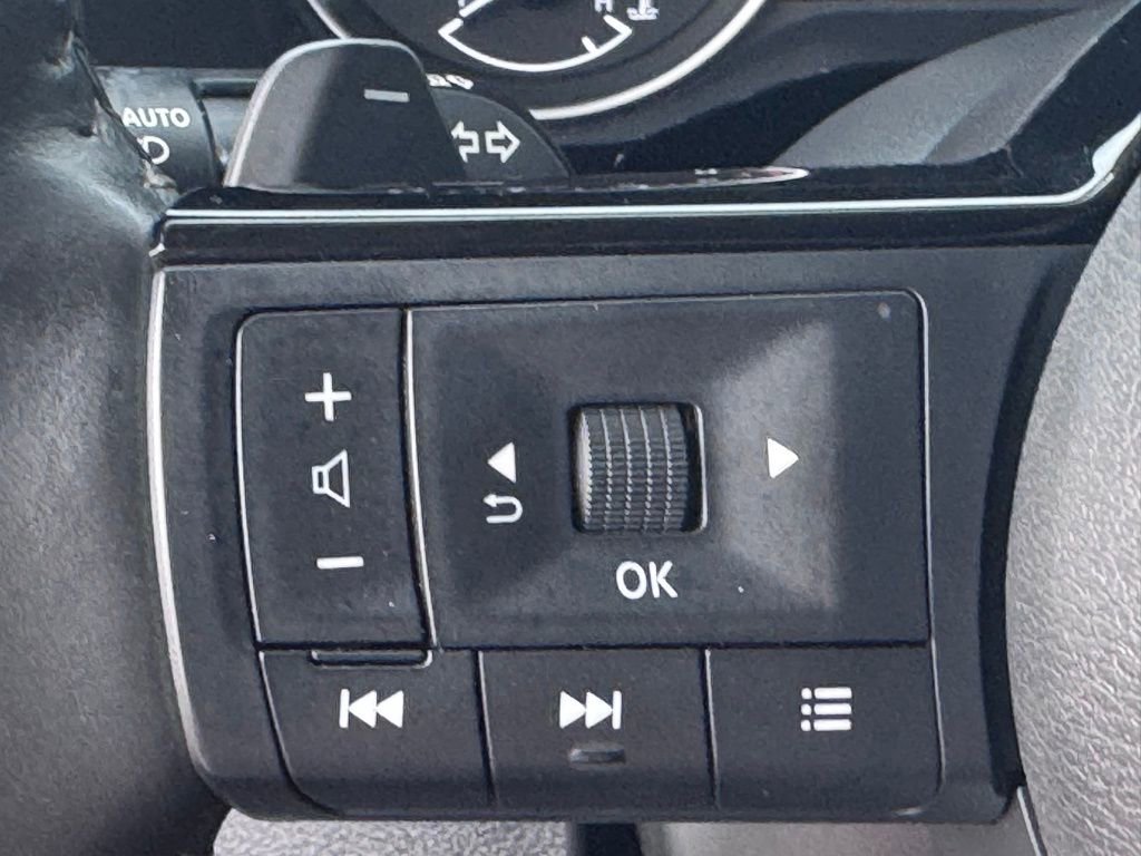 Used 2023 Nissan Pathfinder SL w/ Lighting Package (N92) image 25