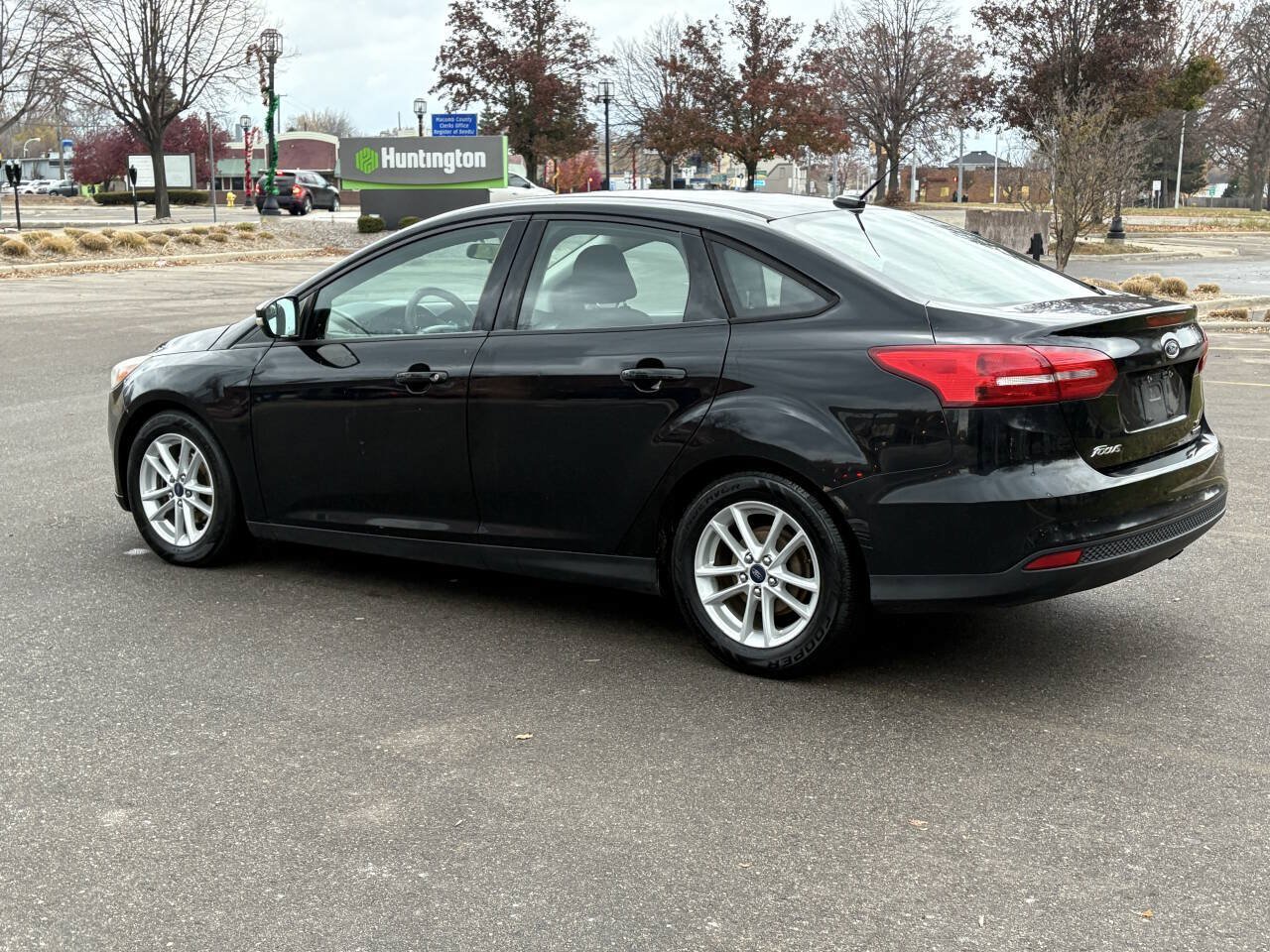 Used 2016 Ford Focus SE FWD image 12