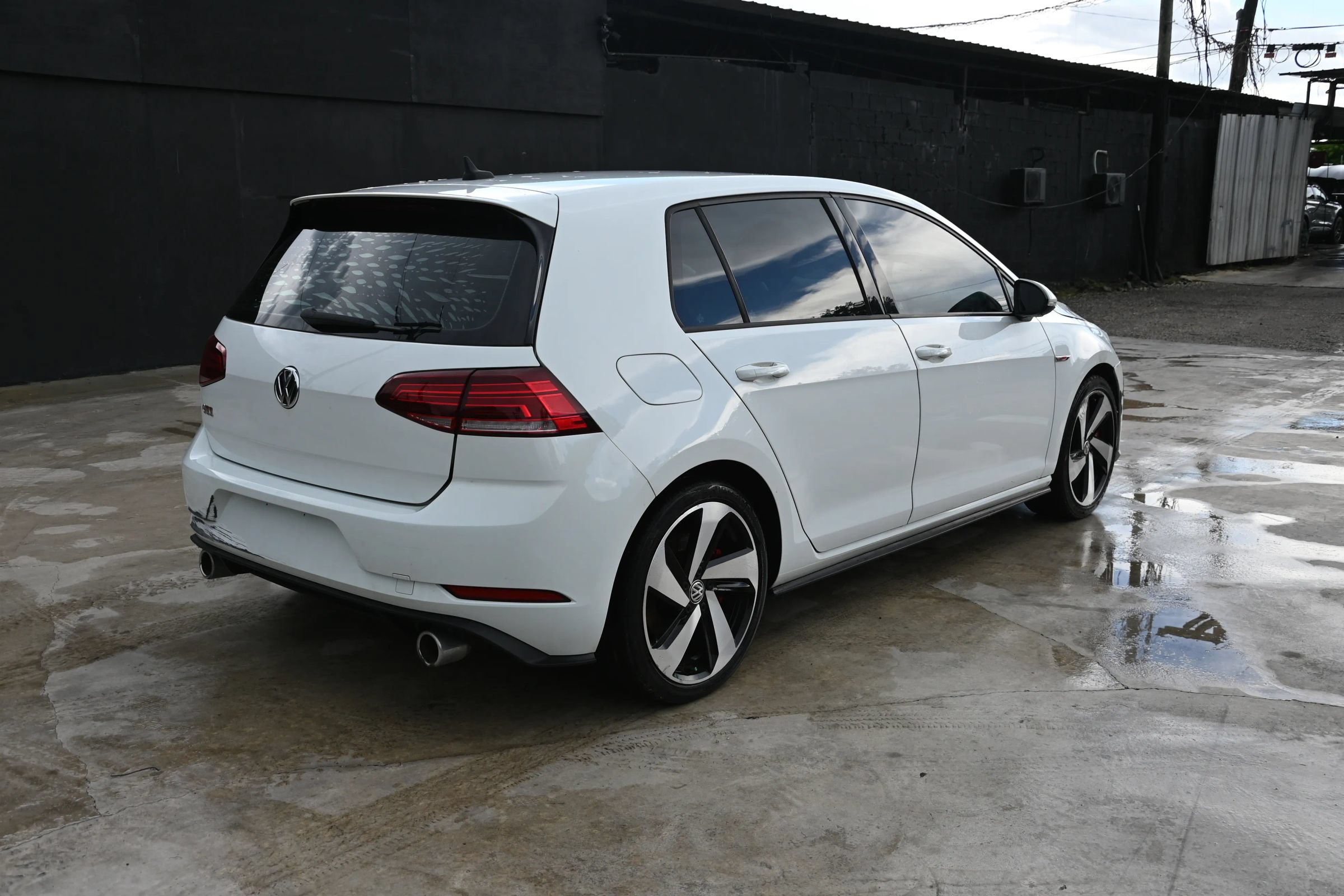 Used 2020 Volkswagen GTI S FWD image 5