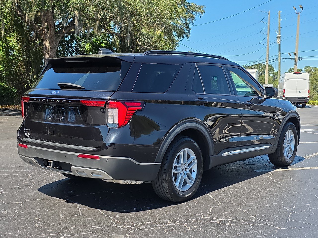 Used 2025 Ford Explorer Active w/ Active Comfort Package RWD image 7