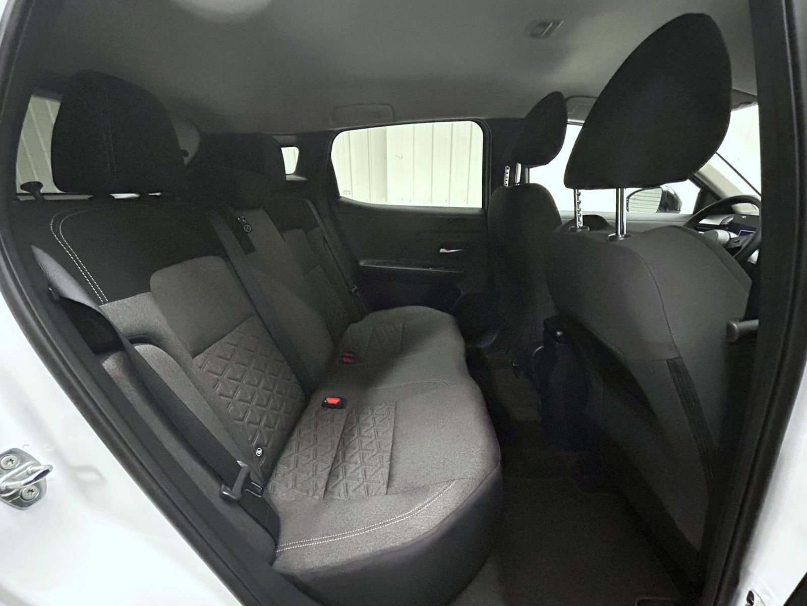 Used 2025 Nissan Kicks SV image 18