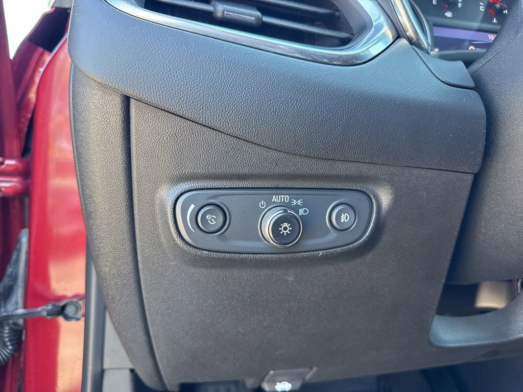 Used 2020 Chevrolet Equinox Premier image 11