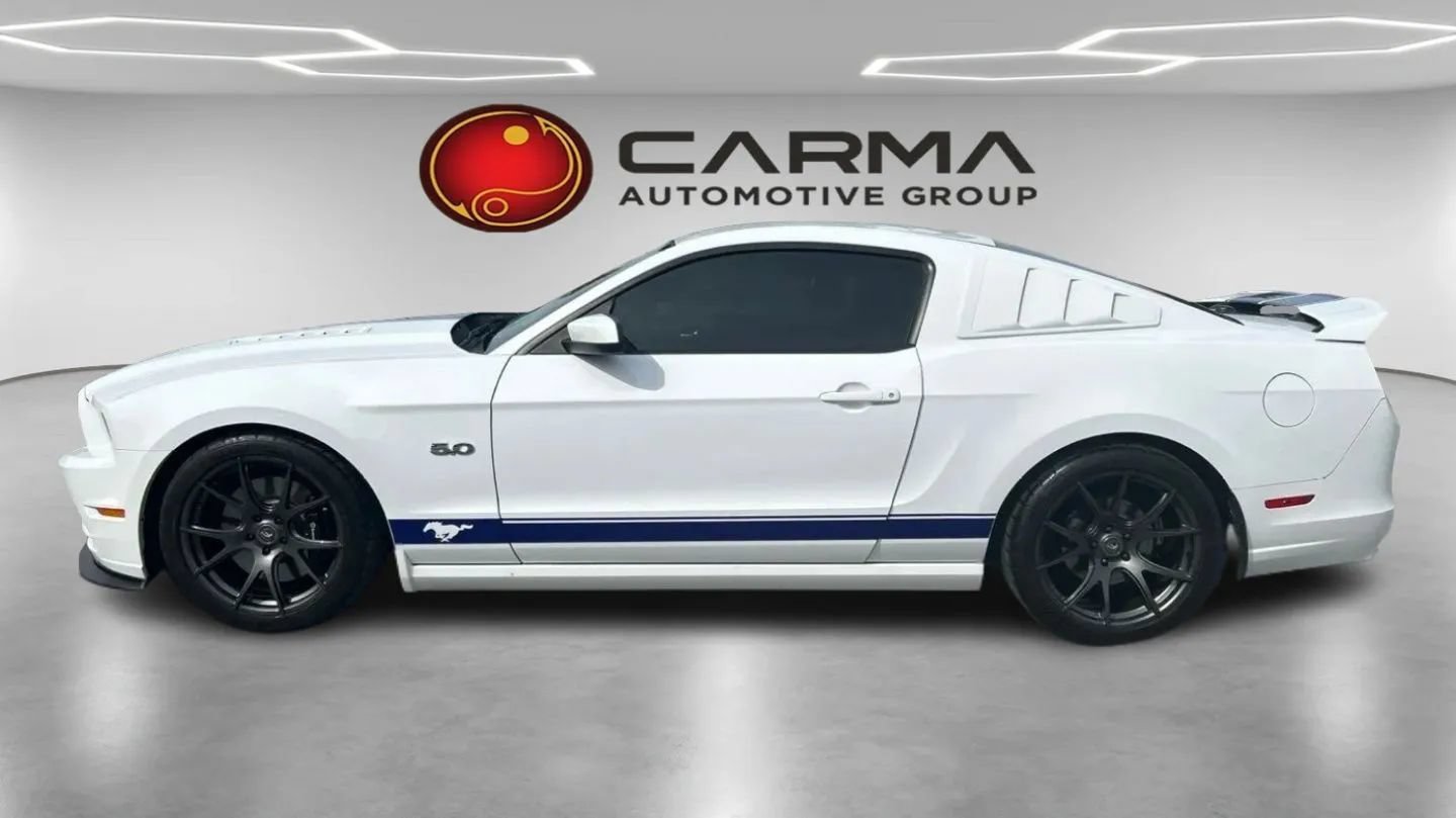 Used 2014 Ford Mustang GT Premium RWD image 2