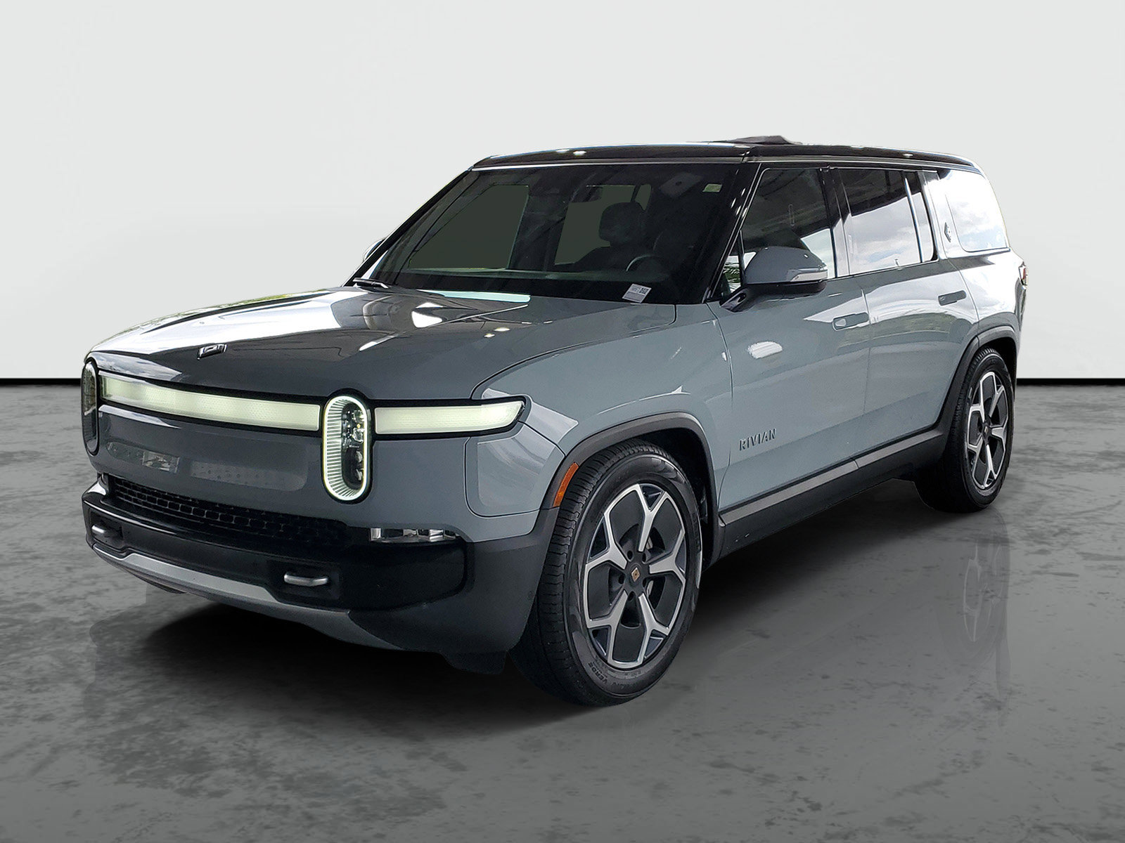 Used 2024 Rivian R1S Adventure AWD/4WD image 4
