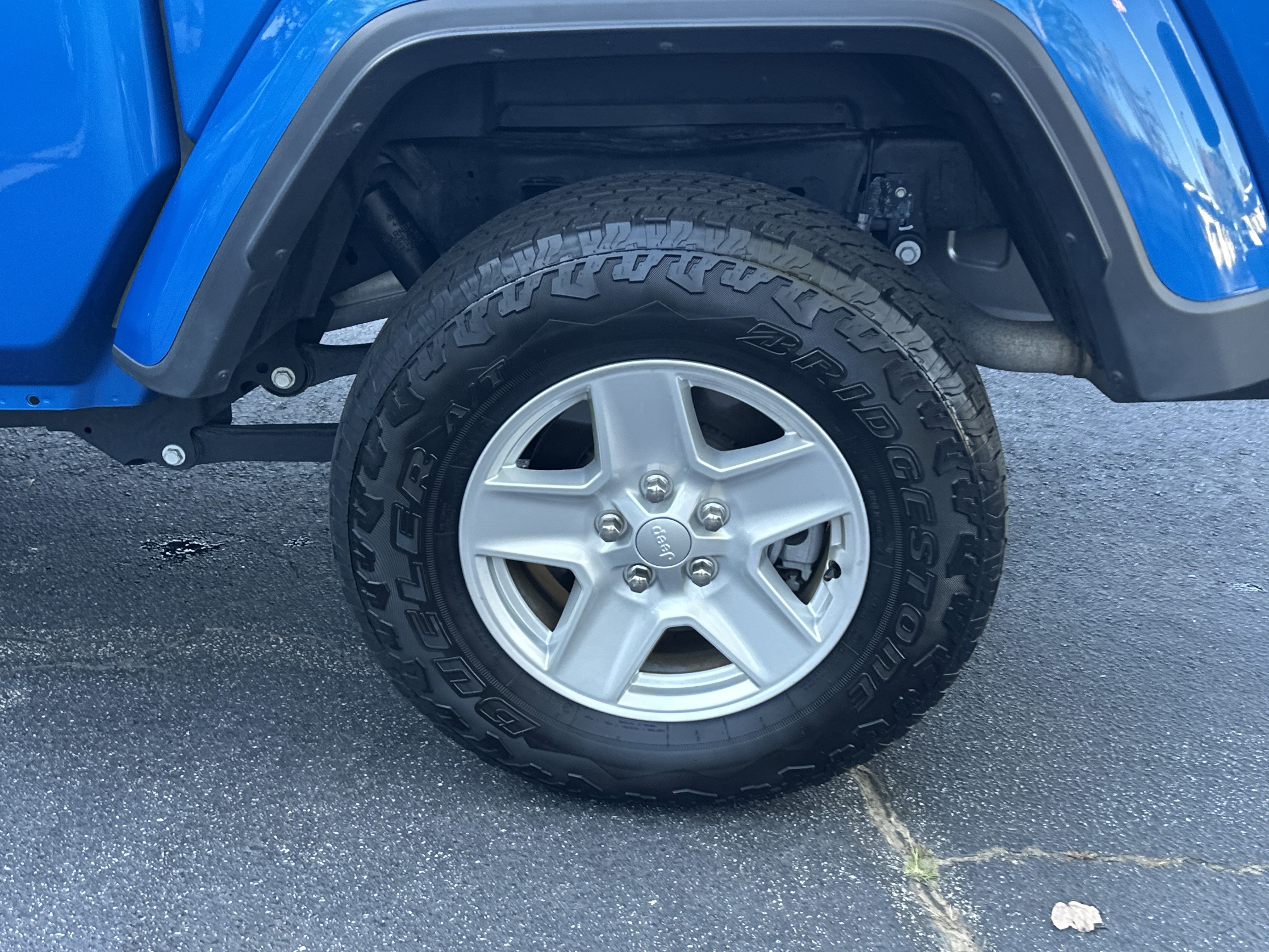 Used 2021 Jeep Gladiator Sport image 18