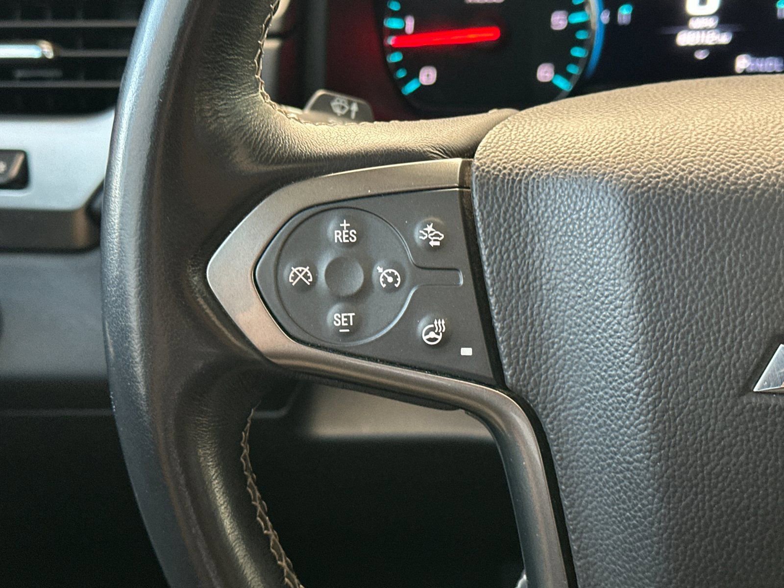 Used 2020 Chevrolet Suburban Premier image 32