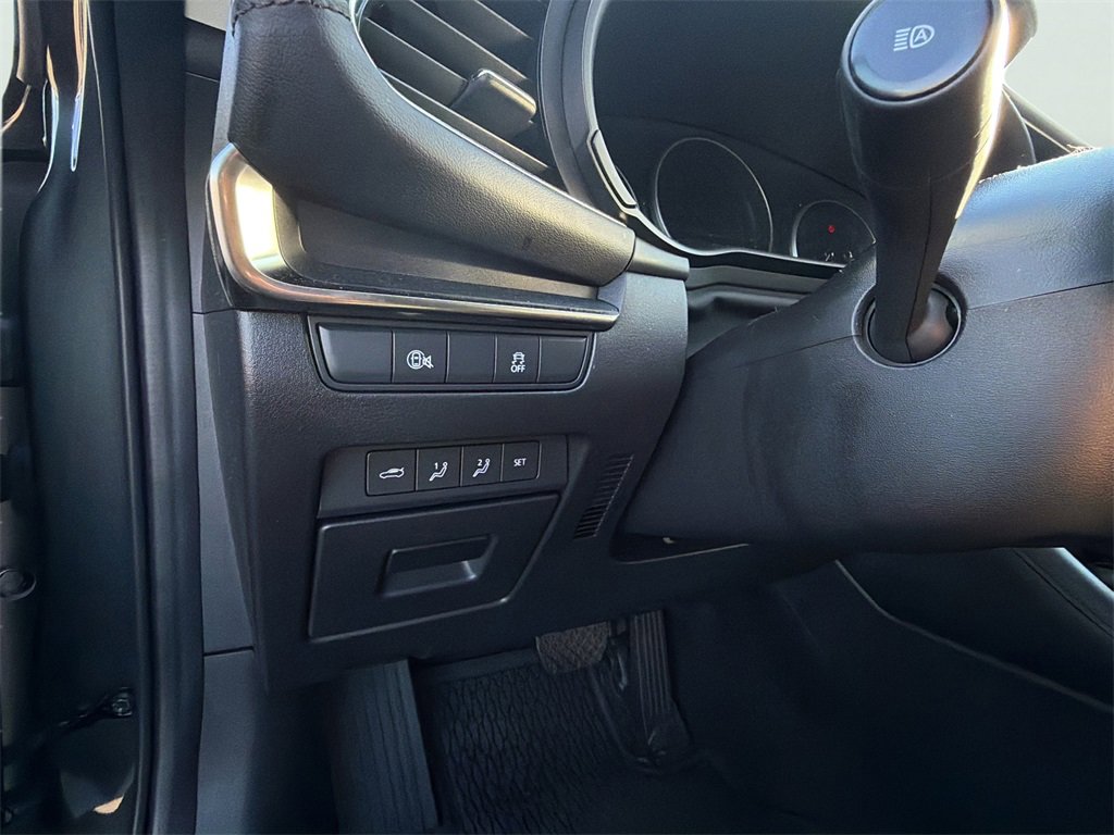 Certified 2025 MAZDA MAZDA3 s image 21