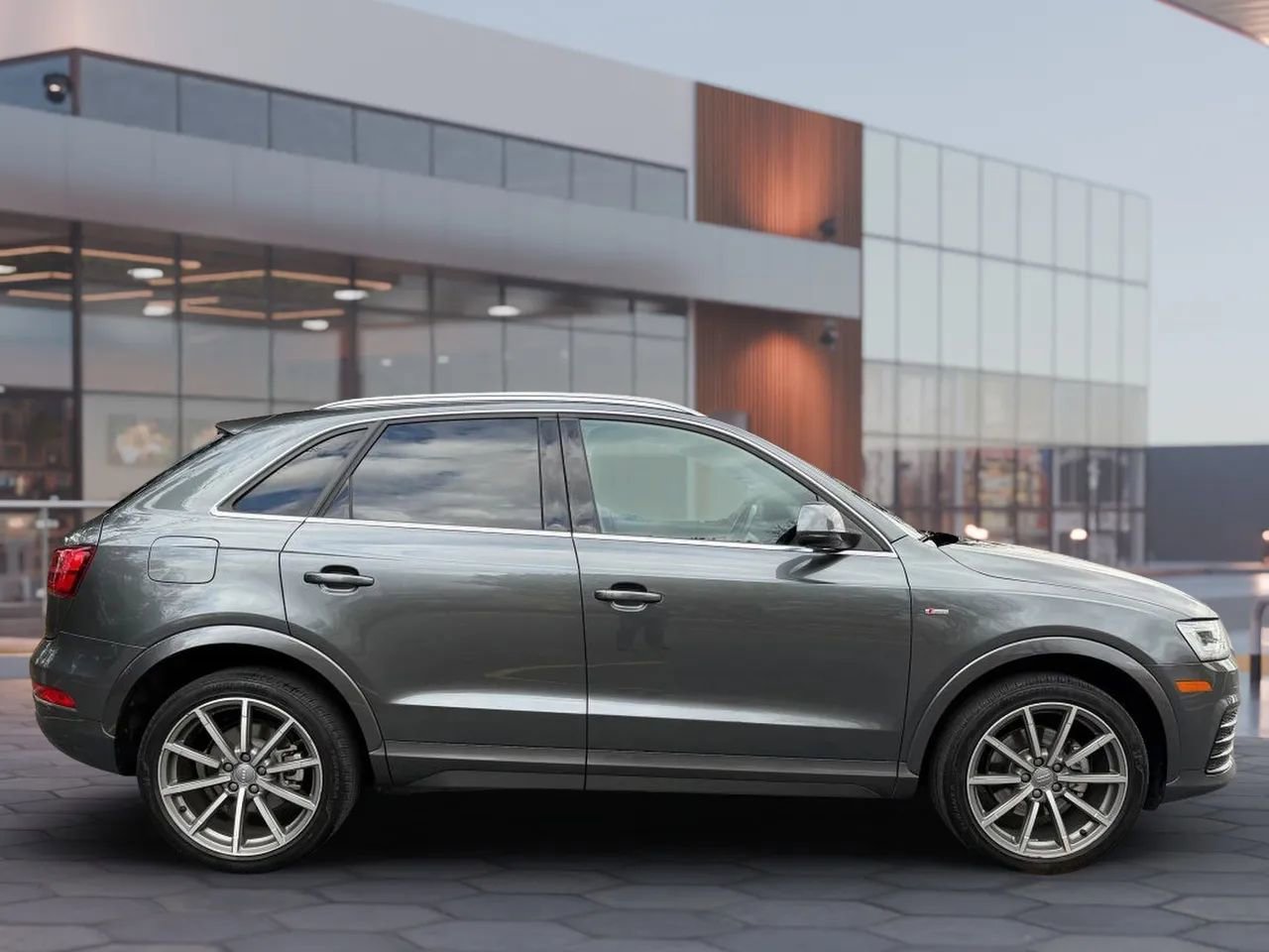 Used 2018 Audi Q3 2.0T Premium Plus AWD/4WD image 12