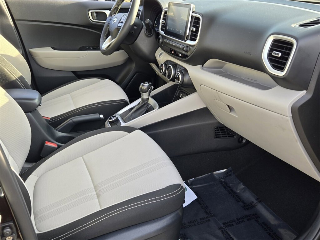 Certified 2024 Hyundai Venue SEL image 16