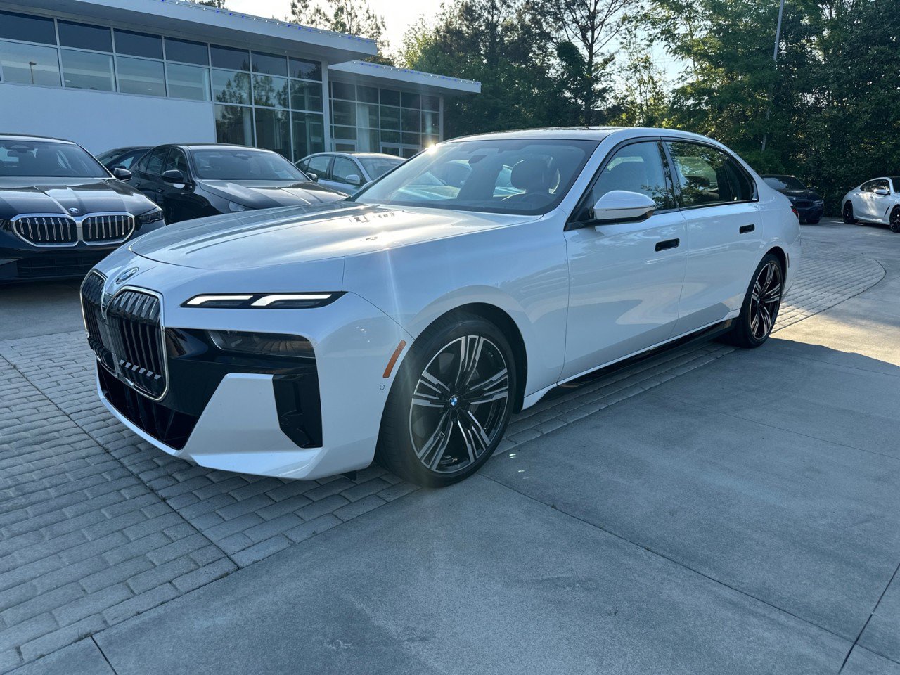 Certified 2025 BMW 740i image 4