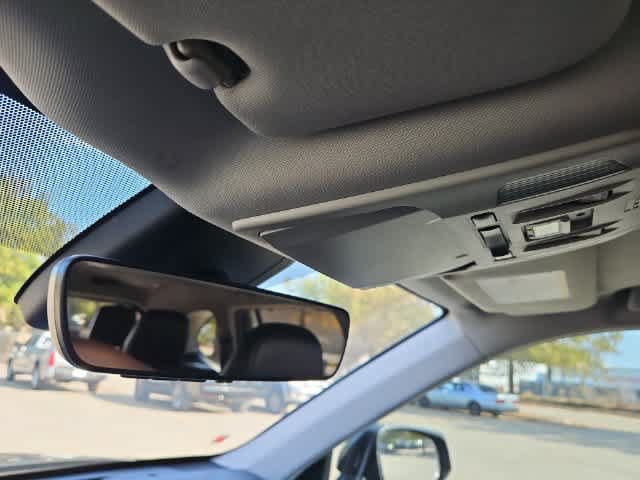 Used 2021 Toyota Highlander XLE FWD image 28