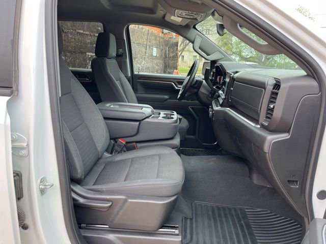 Used 2025 Chevrolet Silverado 1500 LT w/ Safety Package AWD/4WD image 24