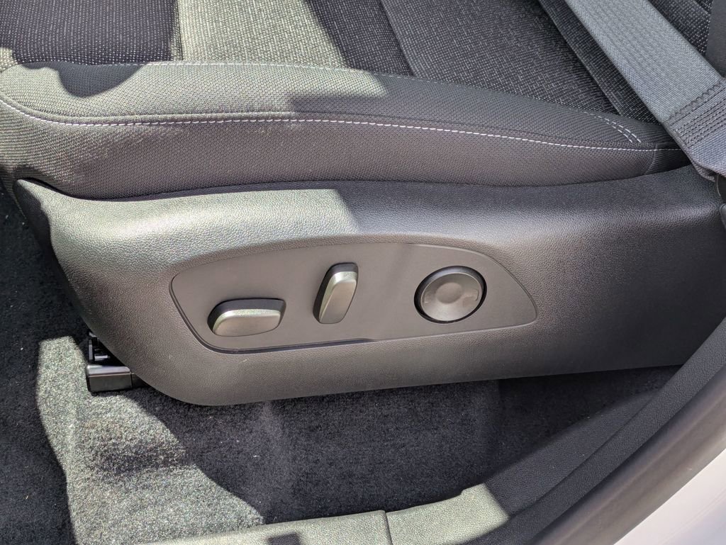 New 2025 Chevrolet Traverse LT image 17