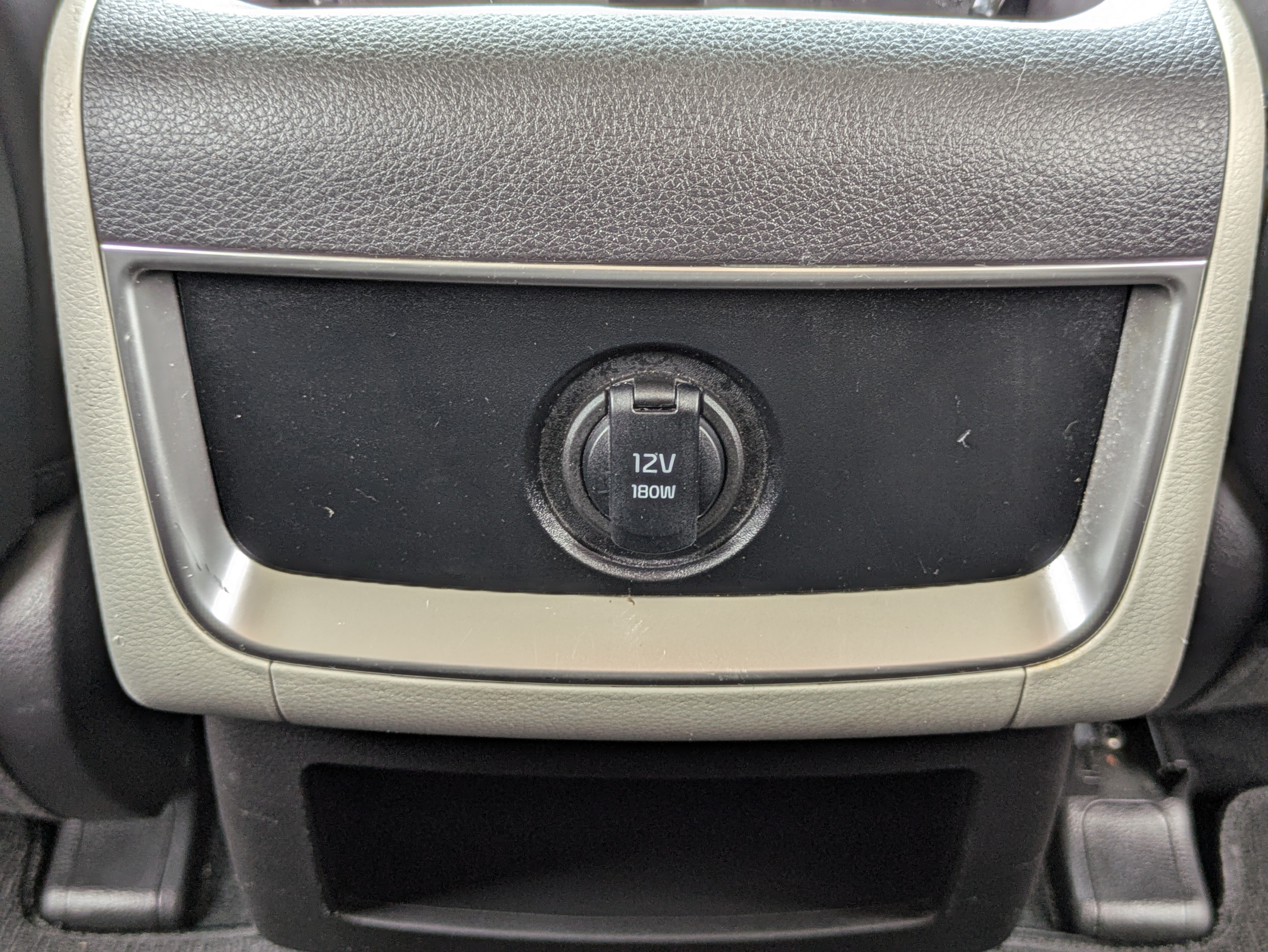 Certified 2024 Kia Carnival LX FWD image 34