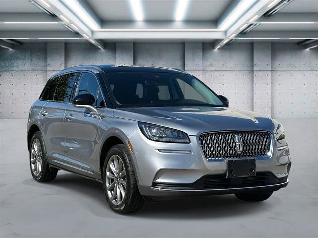 Used 2022 Lincoln Corsair AWD w/ Premium Package image 2