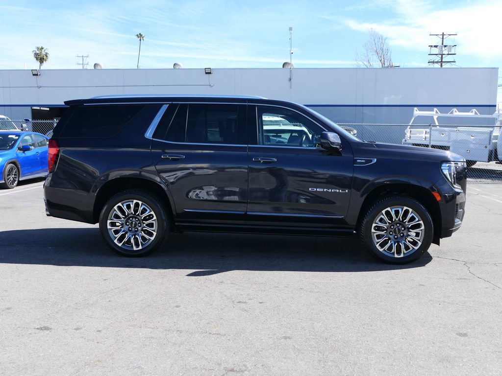 Used 2023 GMC Yukon Denali Ultimate image 3