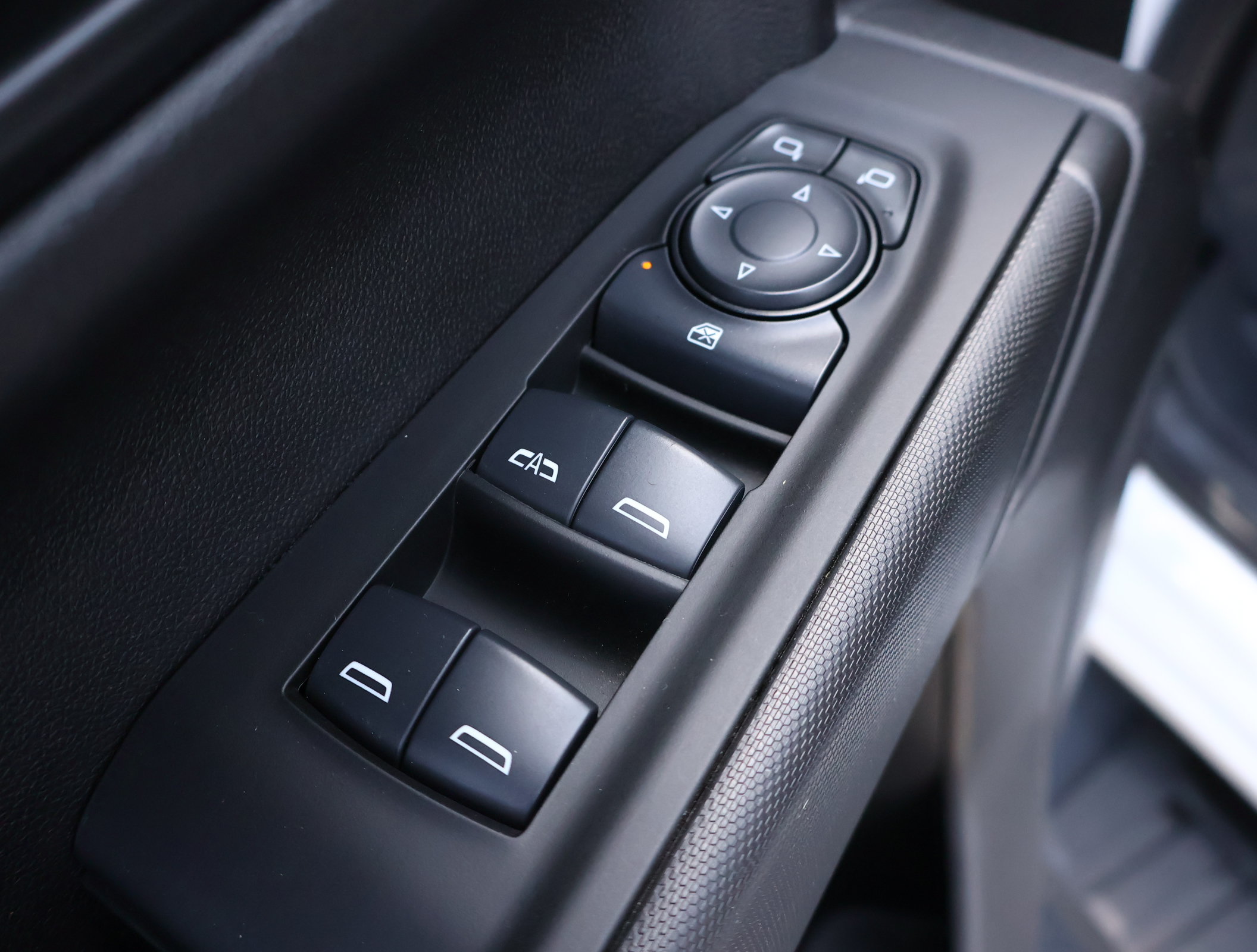 Used 2025 Chevrolet Silverado 1500 Custom w/ LPO, Dark Essentials Package AWD/4WD image 8