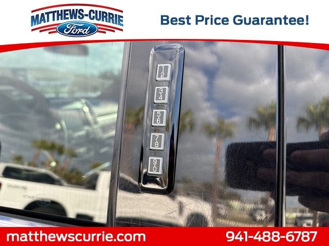 Used 2021 Ford F250 Platinum w/ FX4 Off-Road Package image 9