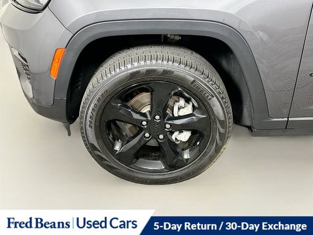 Used 2024 Jeep Grand Cherokee Limited w/ Black Appearance Package image 18