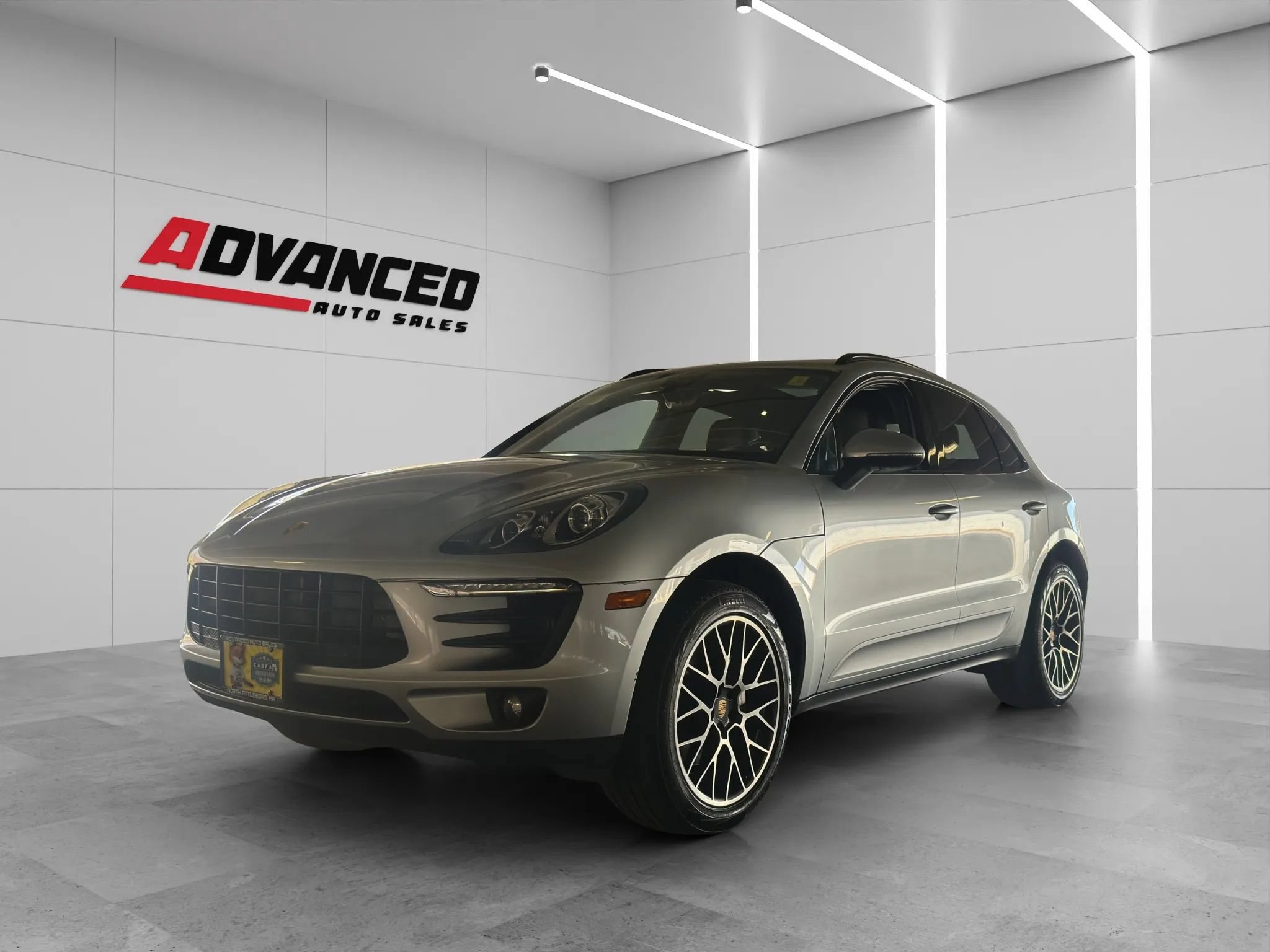 Used 2017 Porsche Macan S AWD/4WD image 3