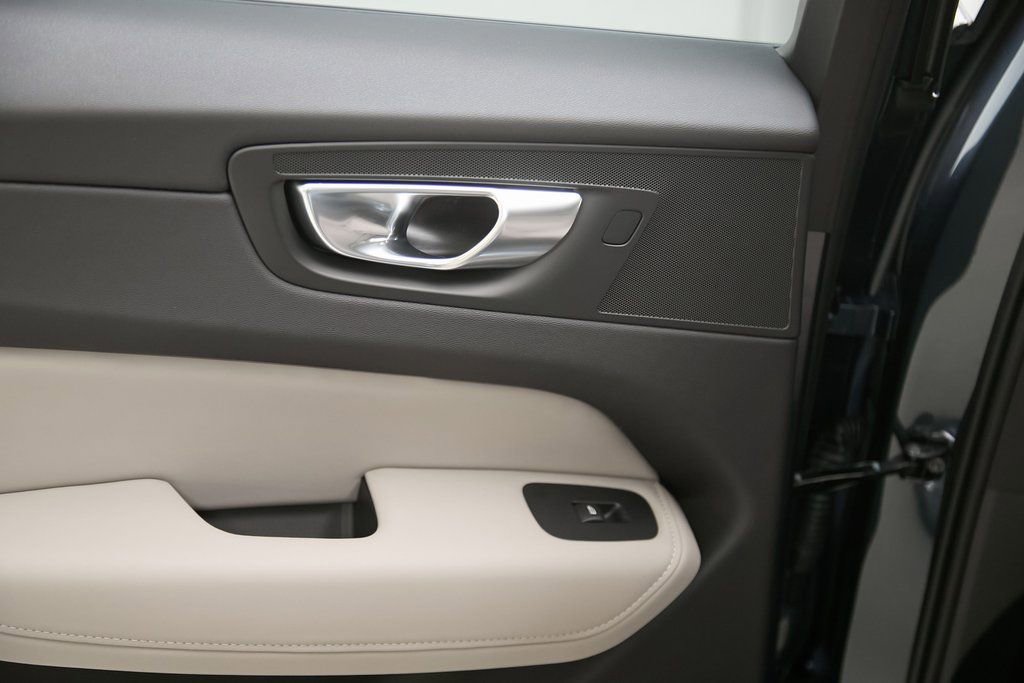 New 2026 Volvo XC60 B5 Plus w/ Protection Package Premier image 21
