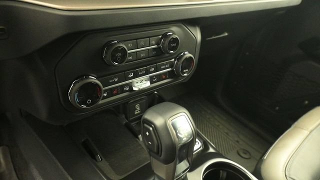 Certified 2025 Ford Bronco Outer Banks AWD/4WD image 17