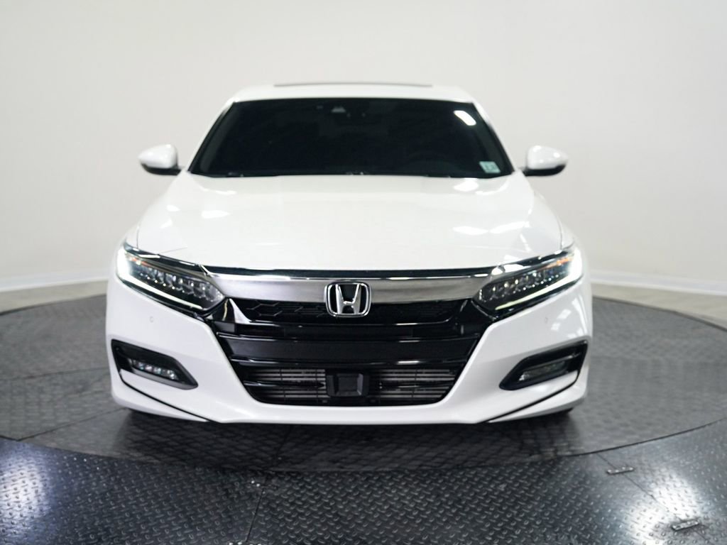 Used 2018 Honda Accord Touring image 2