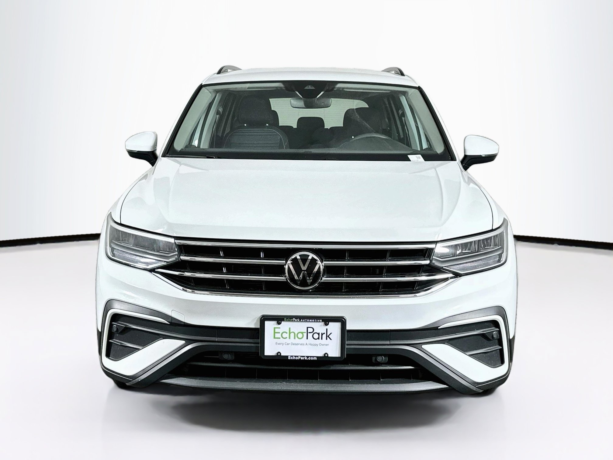 Used 2023 Volkswagen Tiguan S w/ Driver Assistance Package FWD image 2