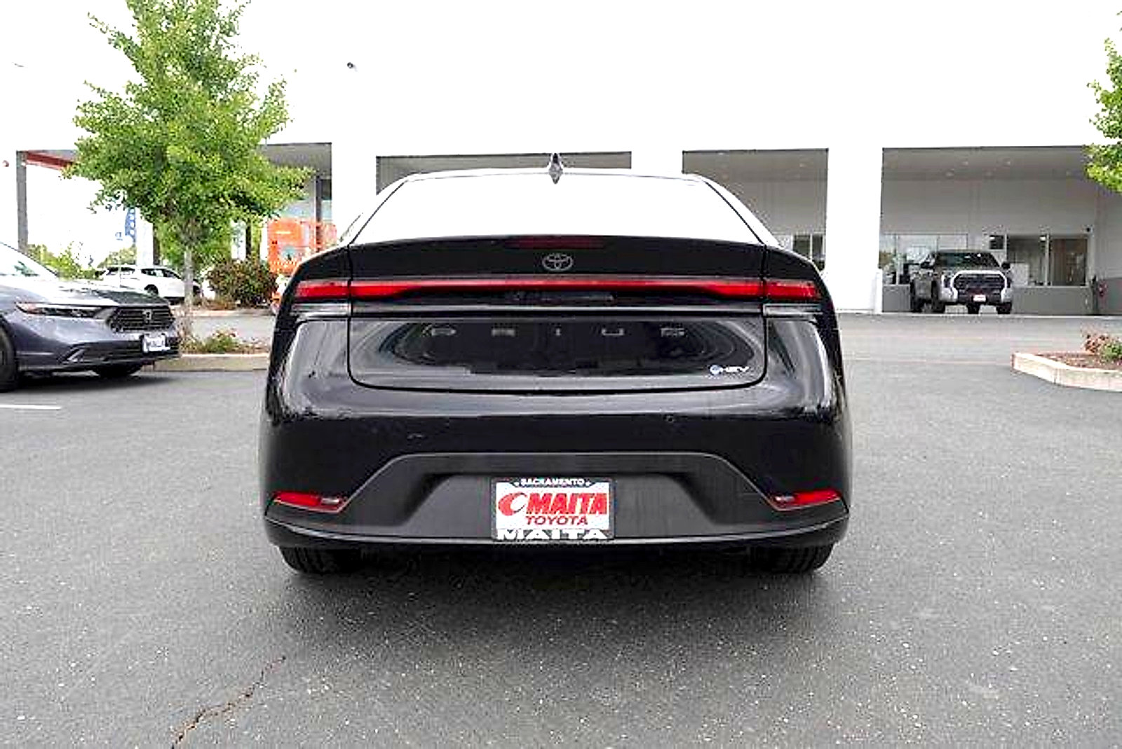 Used 2024 Toyota Prius LE FWD image 6