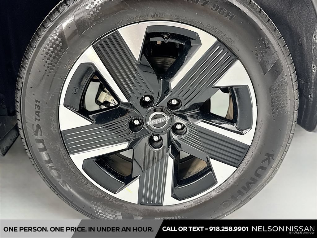 Certified 2025 Nissan Kicks SV AWD/4WD image 27